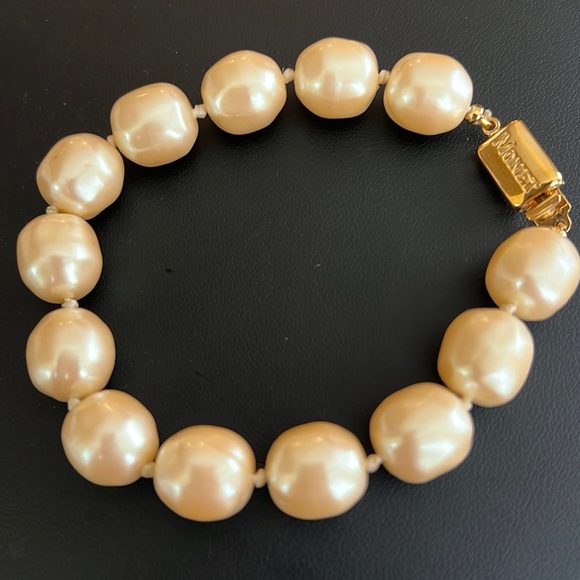 Signed Monet Faux Pearl Bracelet chunky gold vintage